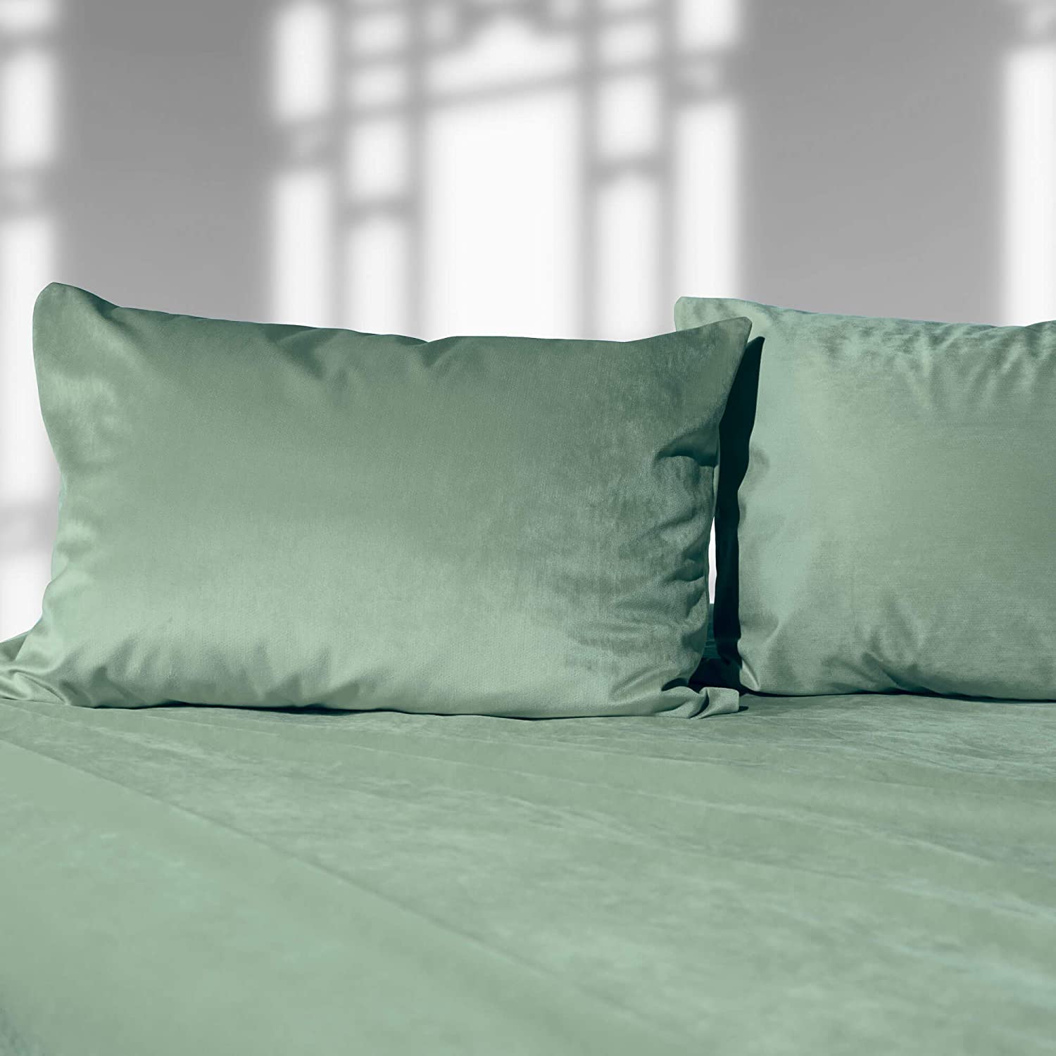 green velvet bed covers